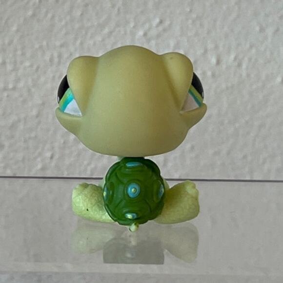 Littlest Pet Shop LPS Sitting Green Turtle #321 2006 - Picture 3 of 4